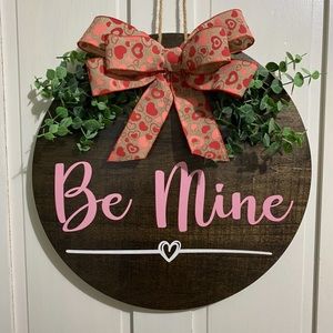 Be Mine Valentines Day Door Hanger ❤️